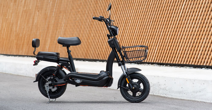 Elektroroller mit Sitz kaufen Sie im Anhängerpark Salzburg