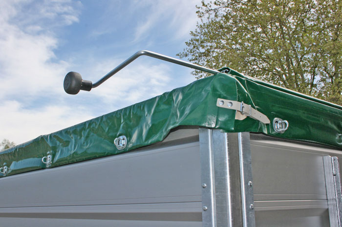 Flachplane mit Planenaufroller