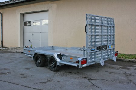 Hapert Indigo LF2 mit durchgehender Rampe | Anhängerpark Salzburg