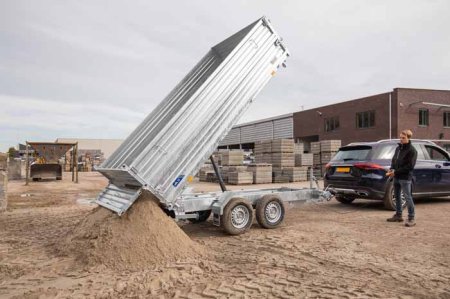 Pongratz Dreiseitenkipper mit Stahlblechbordwänden