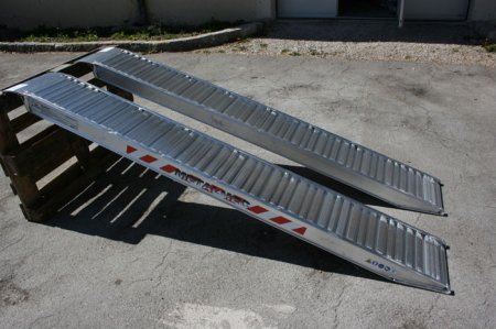 Alurampen M065/25S ohne Rand | Anhängerpark Salzburg